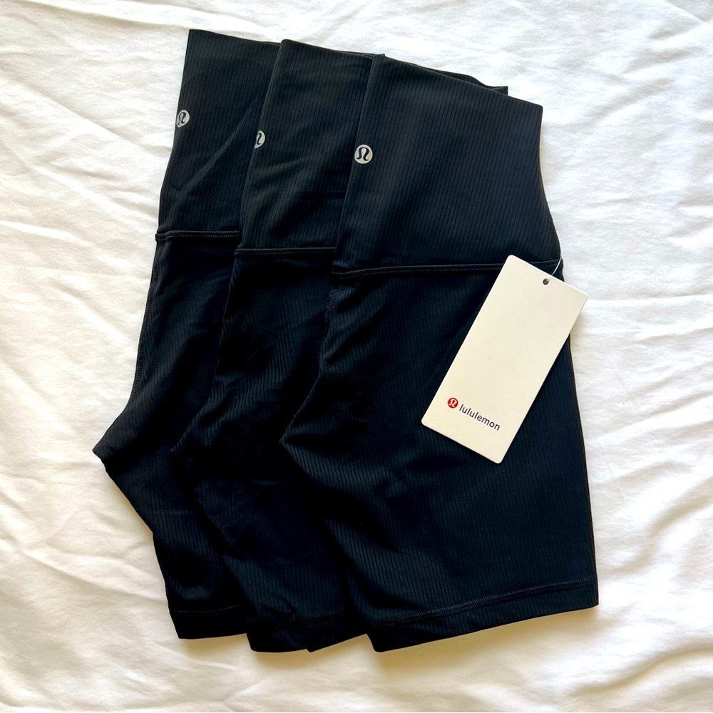 Lululemon Align High-Rise Ribbed Short 6"
Black